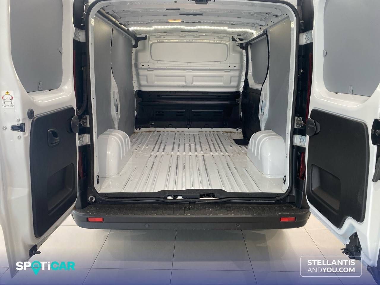 Renault Trafic  Furgón L1H1 Blue dCi 96 Kw (130 CV) - - Foto 7