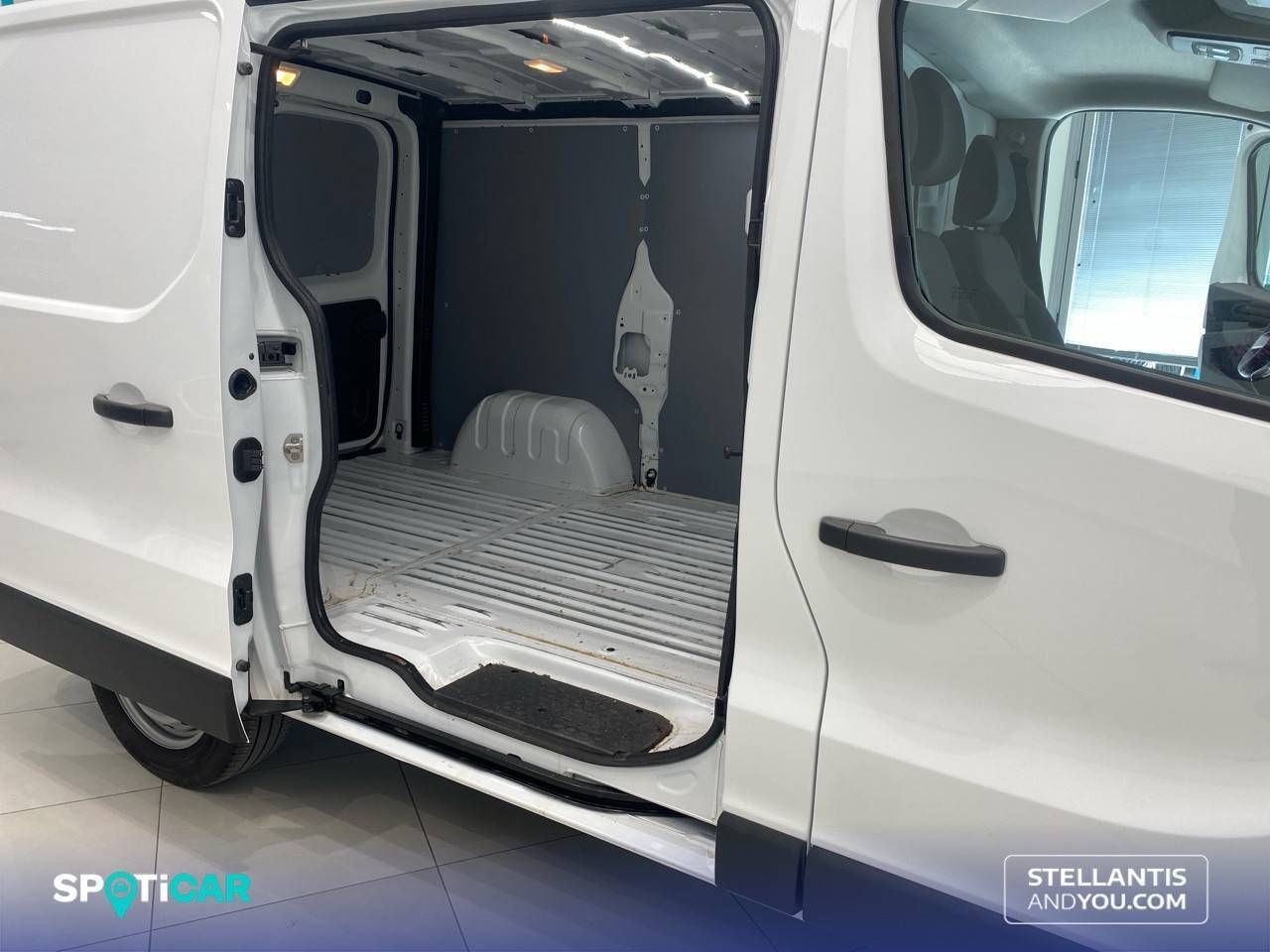 Renault Trafic  Furgón L1H1 Blue dCi 96 Kw (130 CV) - - Foto 26