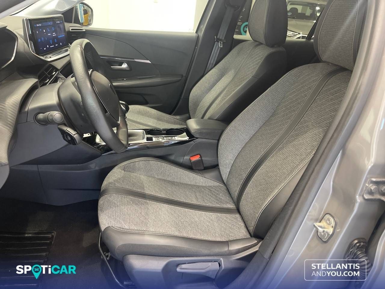 Peugeot 208   Puretech 100 Allure - Foto 10