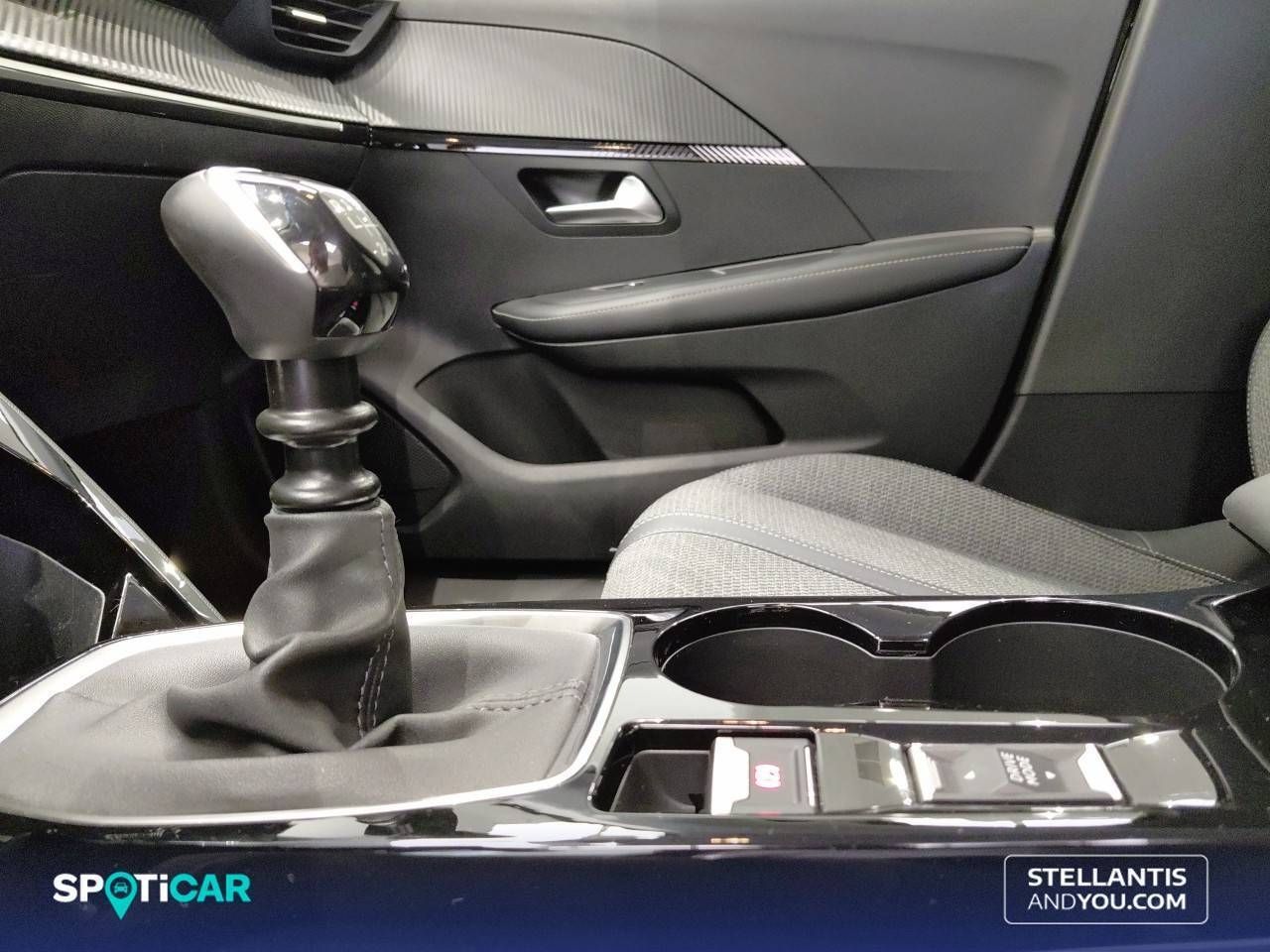 Peugeot 208   Puretech 100 Allure - Foto 15