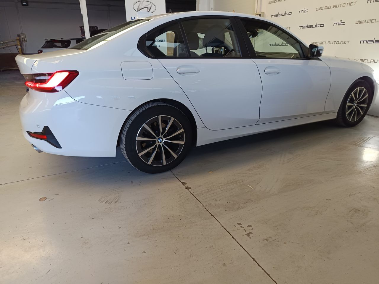 BMW Serie 3 318d Berlina - Foto 10