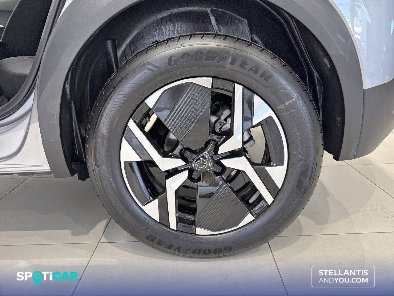 Peugeot 2008   Puretech 130 S&S EAT8 Allure - Foto 12
