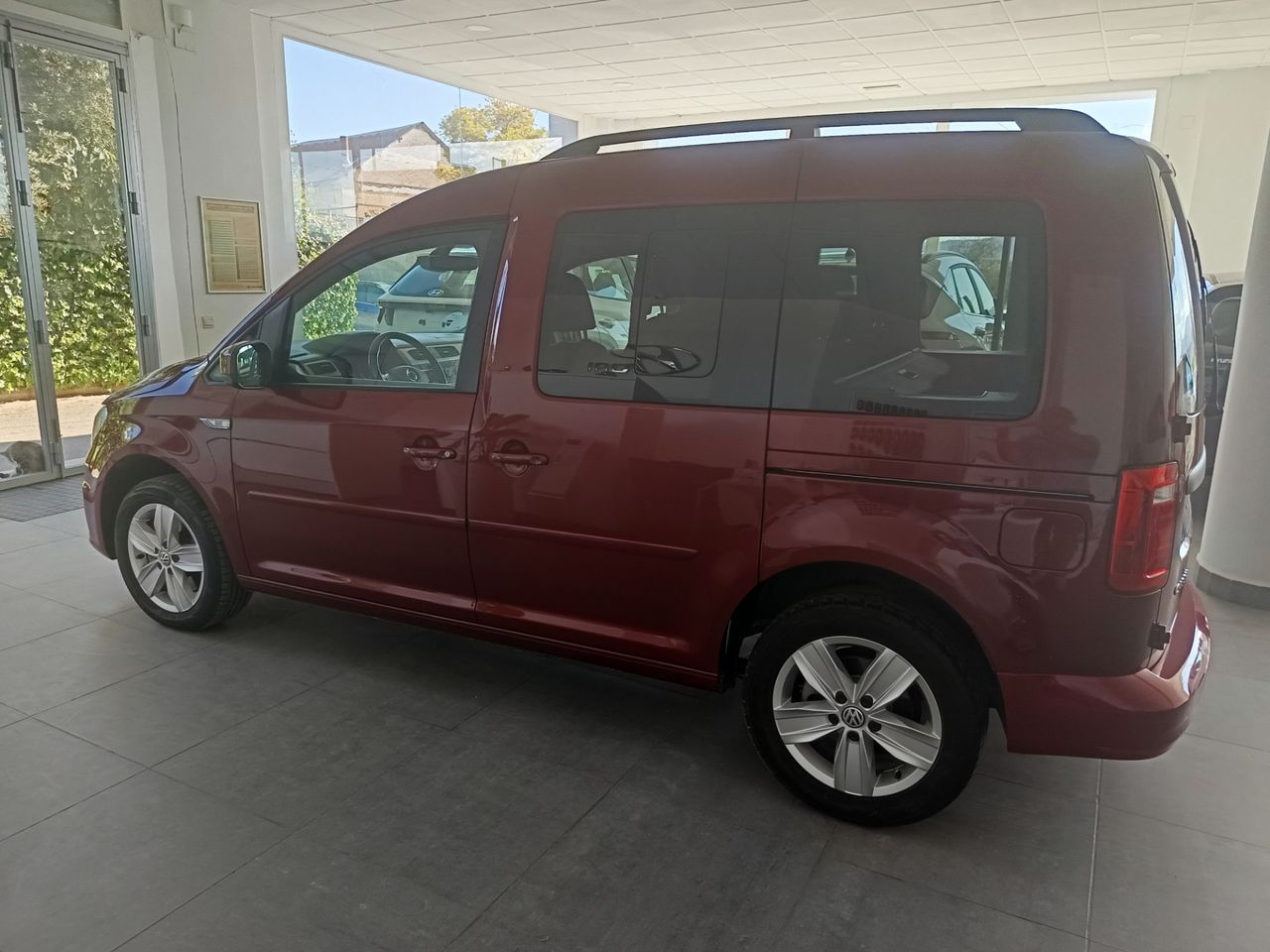 Volkswagen Caddy Comfortline Blue Motion Tech - Foto 4