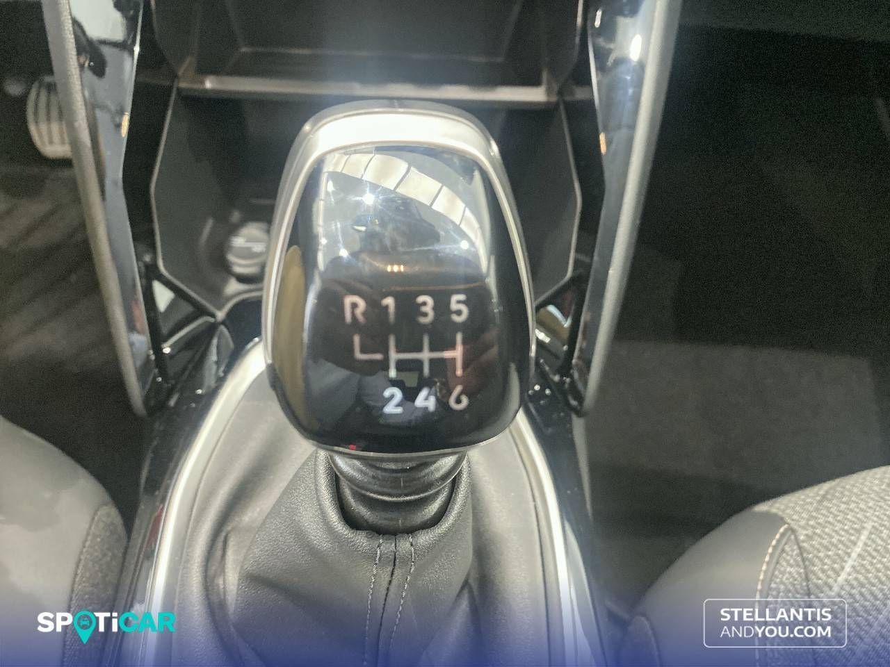 Peugeot 208   Turbo 100 S&S 6 Vel. MAN Allure - Foto 15