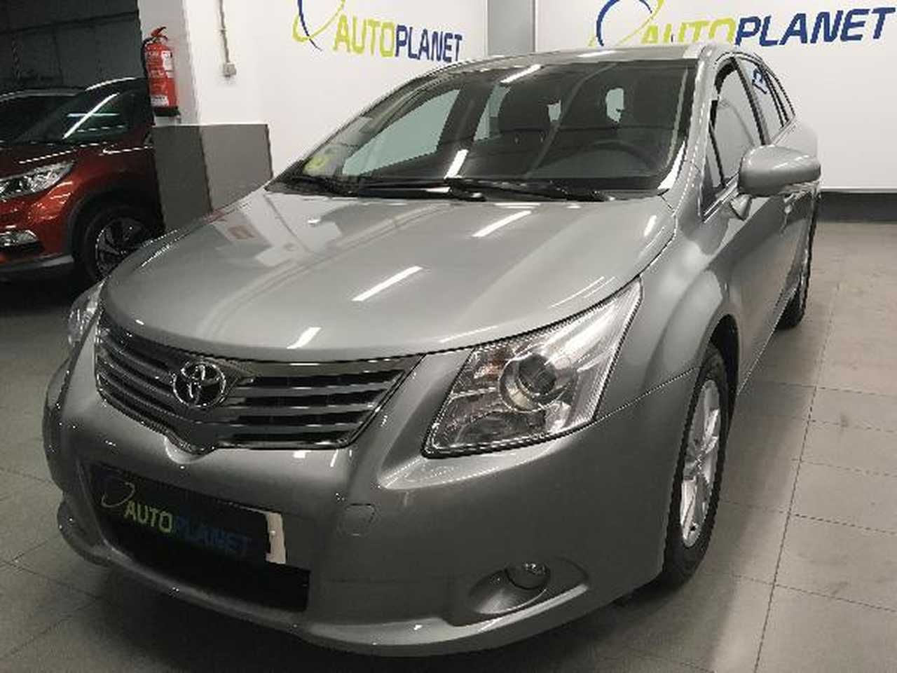 Foto toyota avensis 2011 /