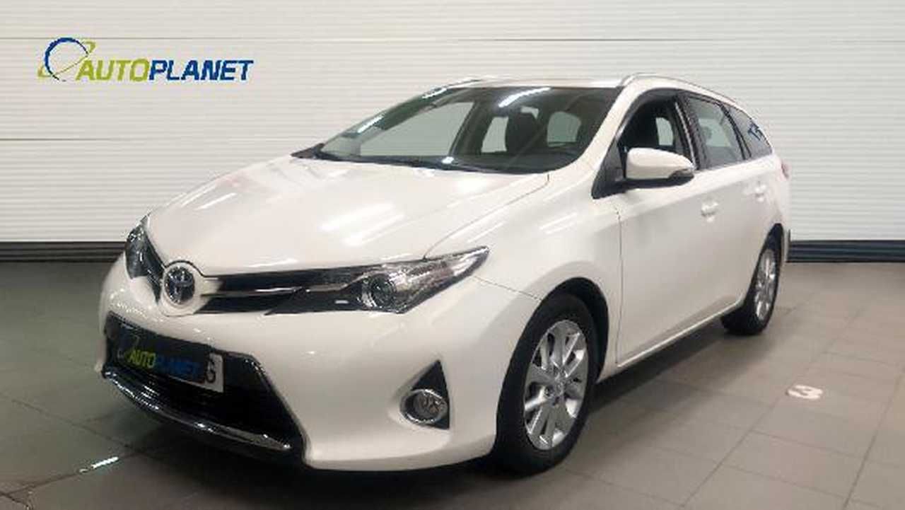 Foto toyota auris 2014 /