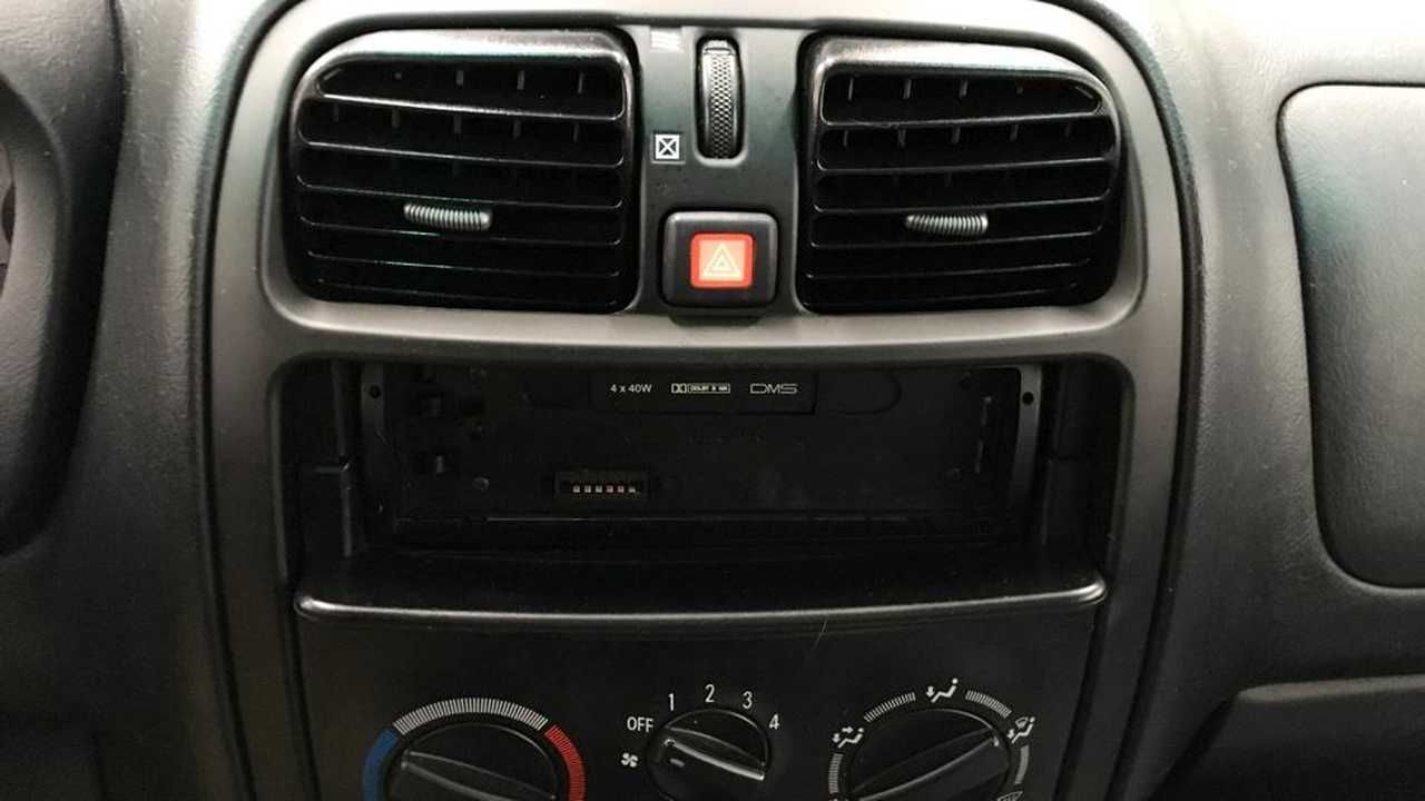 mitsubishi space star 2004 / foto grande (2)