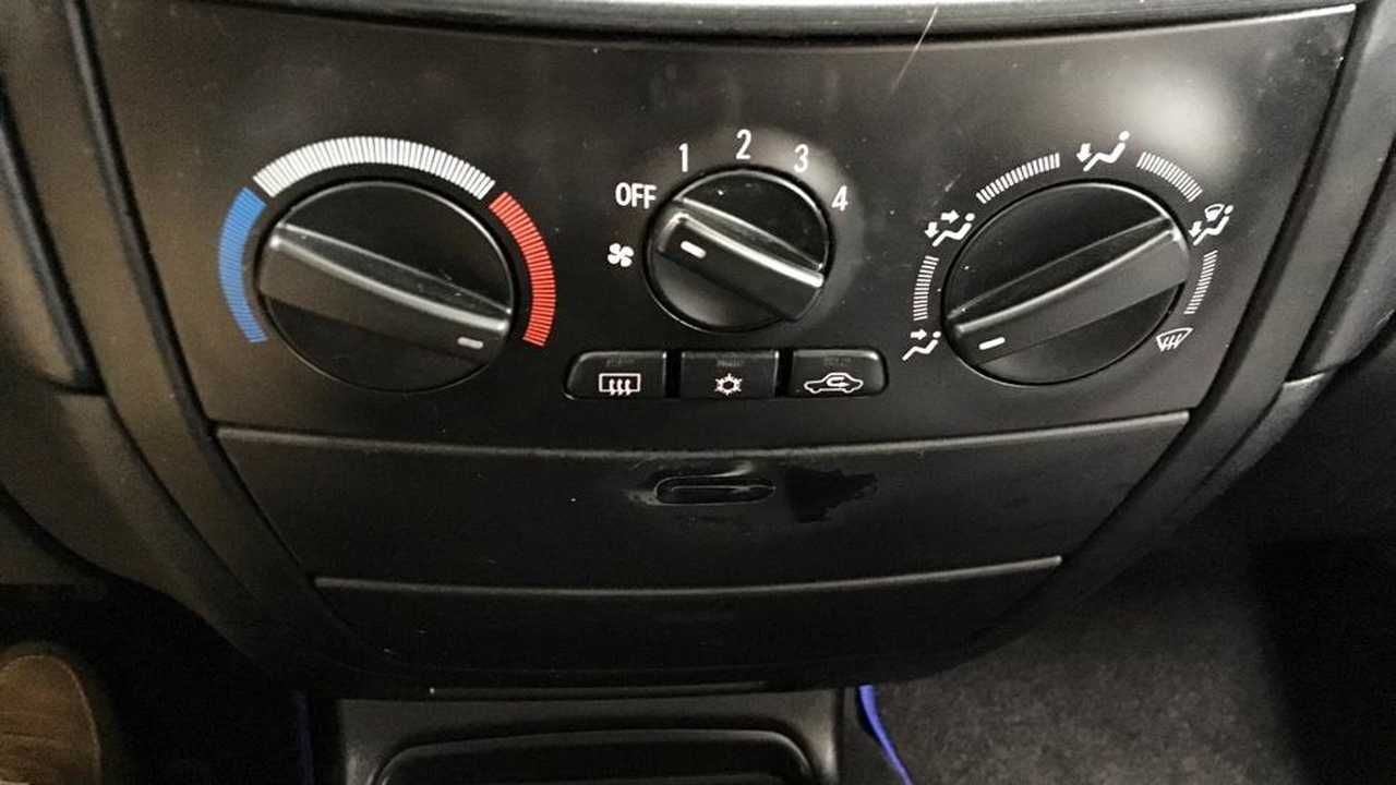 mitsubishi space star 2004 / foto grande (3)