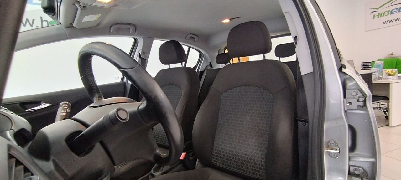 Opel Corsa AUTOMATICO 1.4 SELECTIVE  - Foto 18