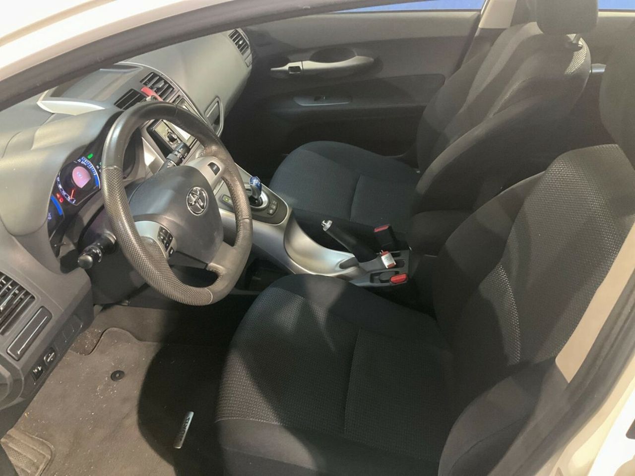 Toyota Auris 1.8 HIBRIDO  - Foto 7