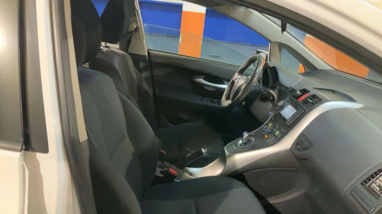 Toyota Auris 1.8 HIBRIDO  - Foto 9
