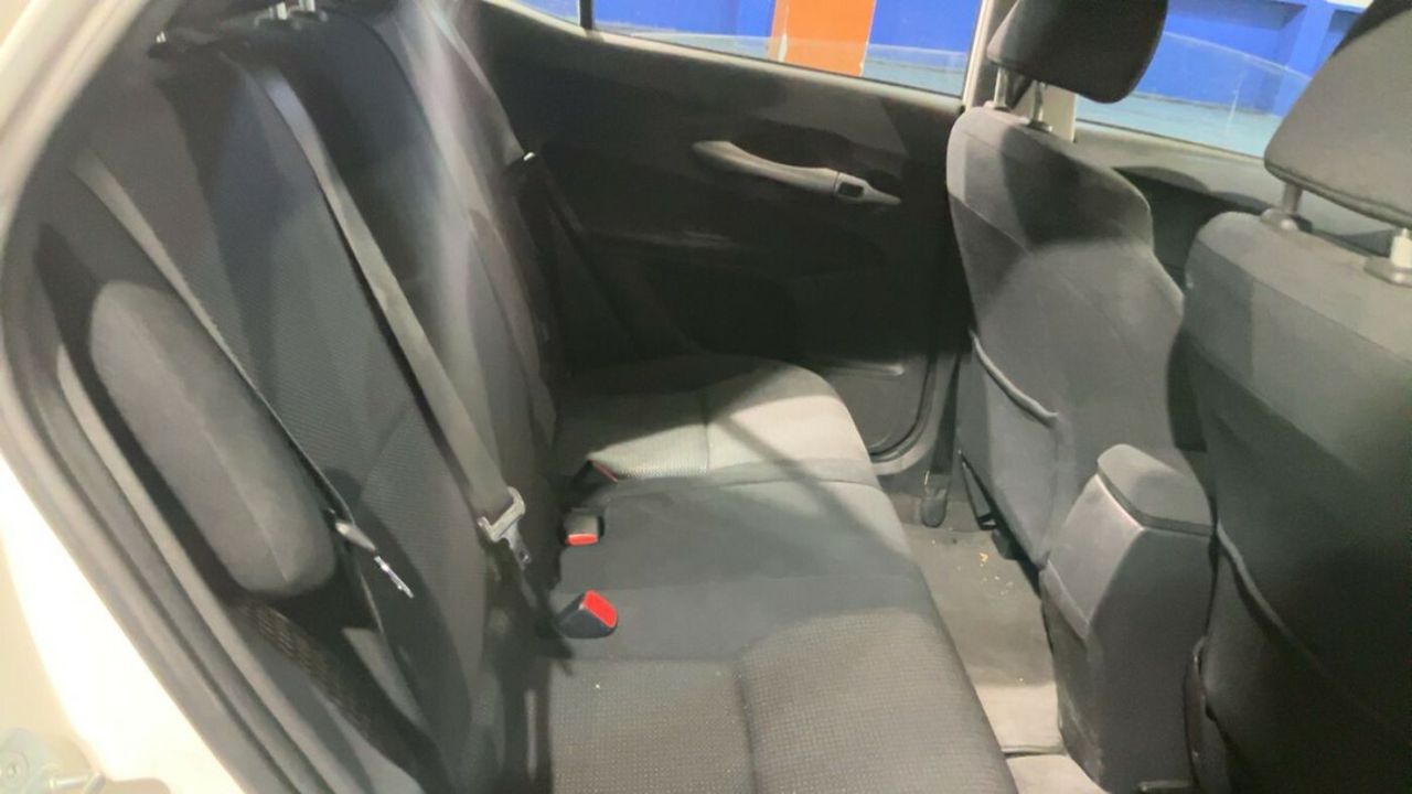 Toyota Auris 1.8 HIBRIDO  - Foto 10
