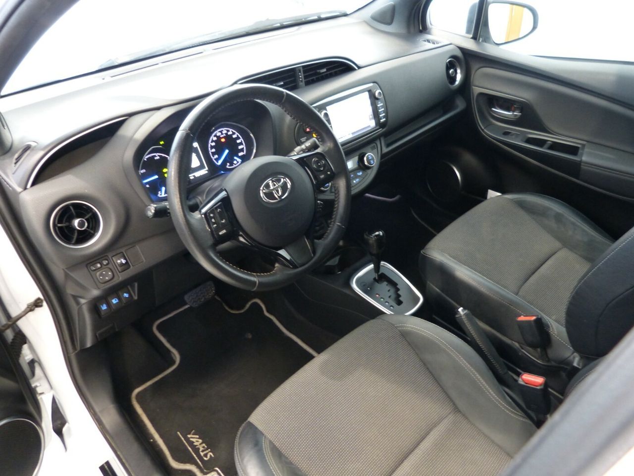 Toyota Yaris 1.5 FEEL+  - Foto 17