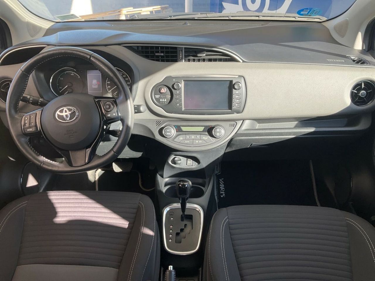 Toyota Yaris Hybrid ACTIVE+  - Foto 4