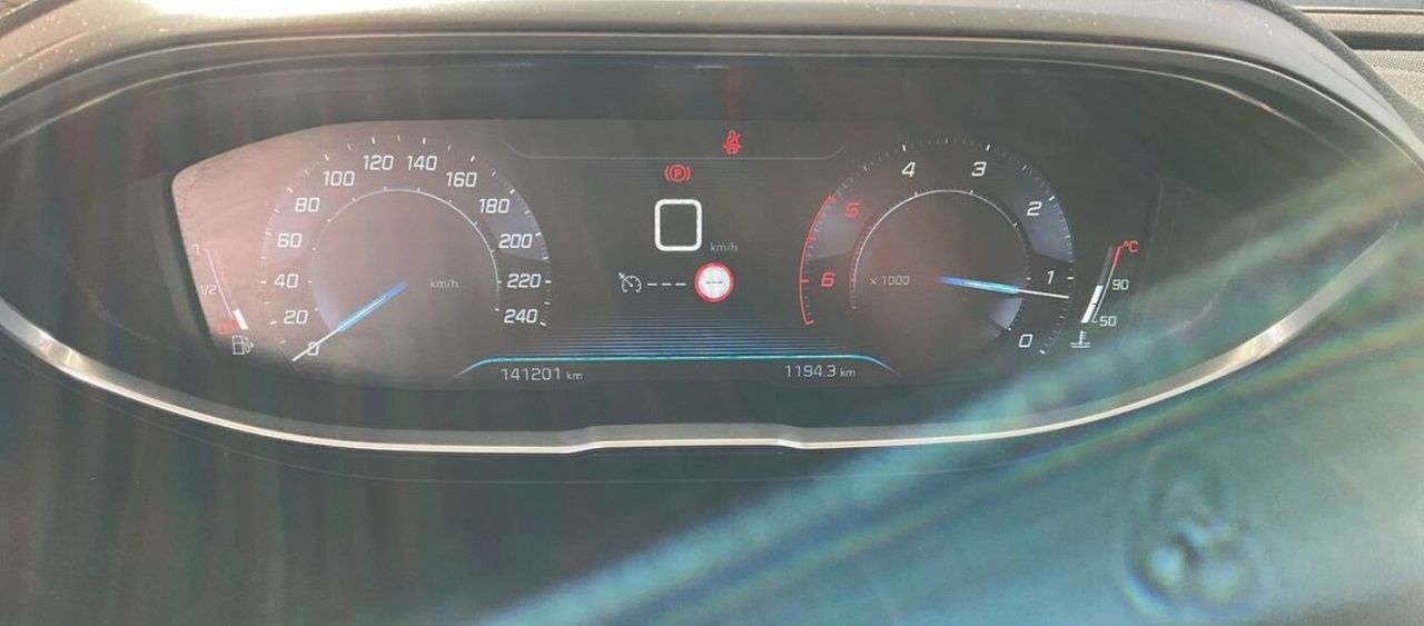 Peugeot 3008 1.6 BLUE HDI ALLURE  - Foto 12