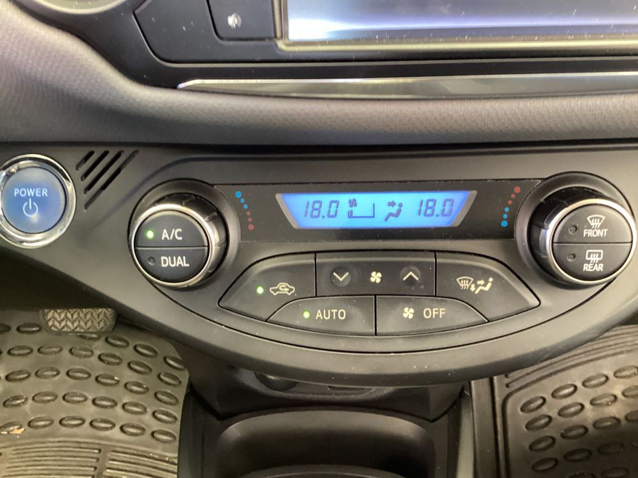 Toyota Yaris ADVANCE - Foto 11