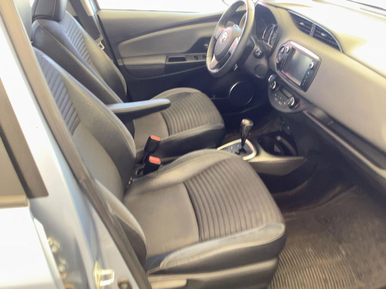 Toyota Yaris ADVANCE - Foto 12