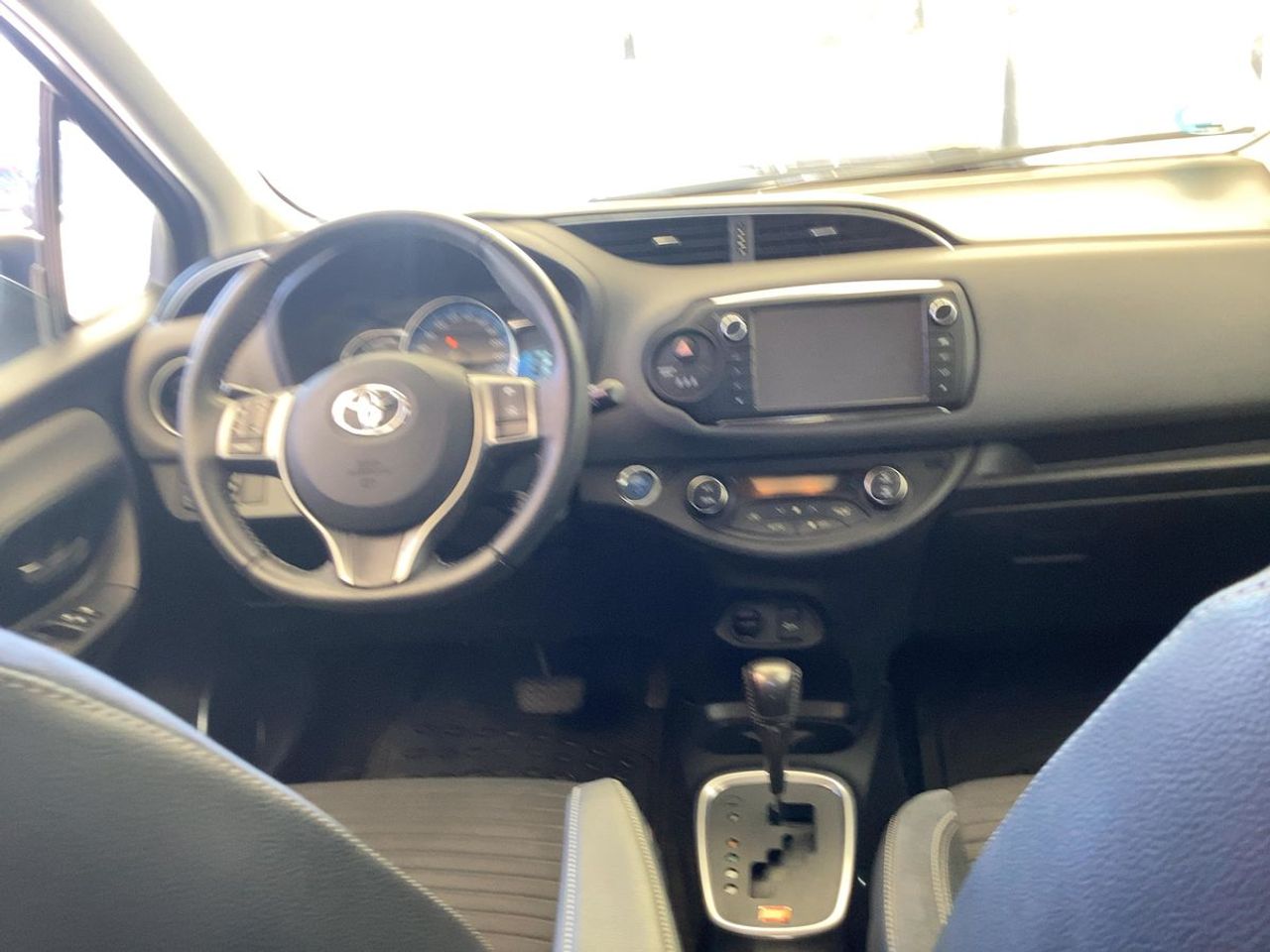 Toyota Yaris ADVANCE - Foto 9