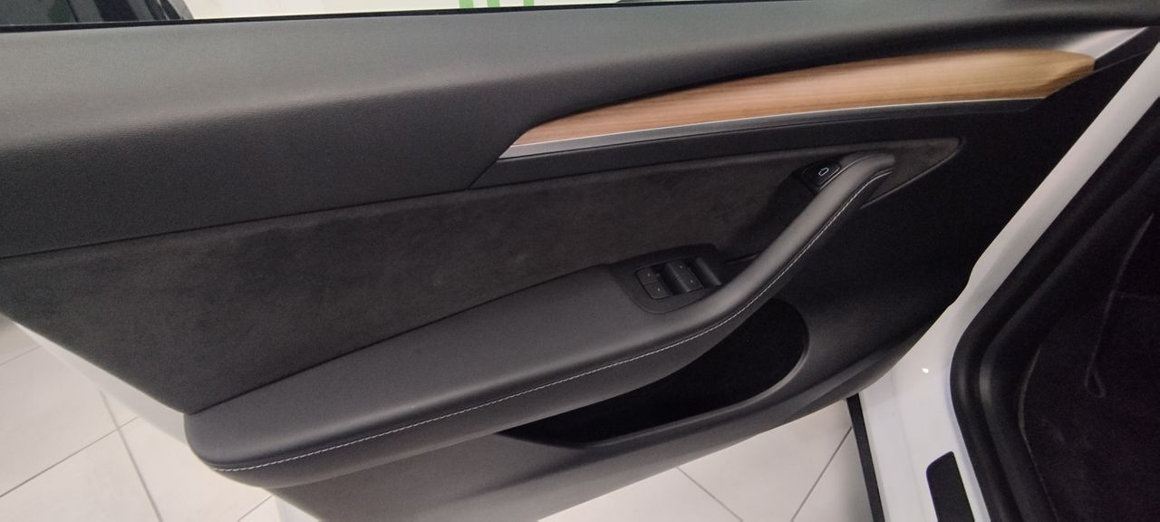 Tesla Model Y Max Range DUAL AWD - Foto 32
