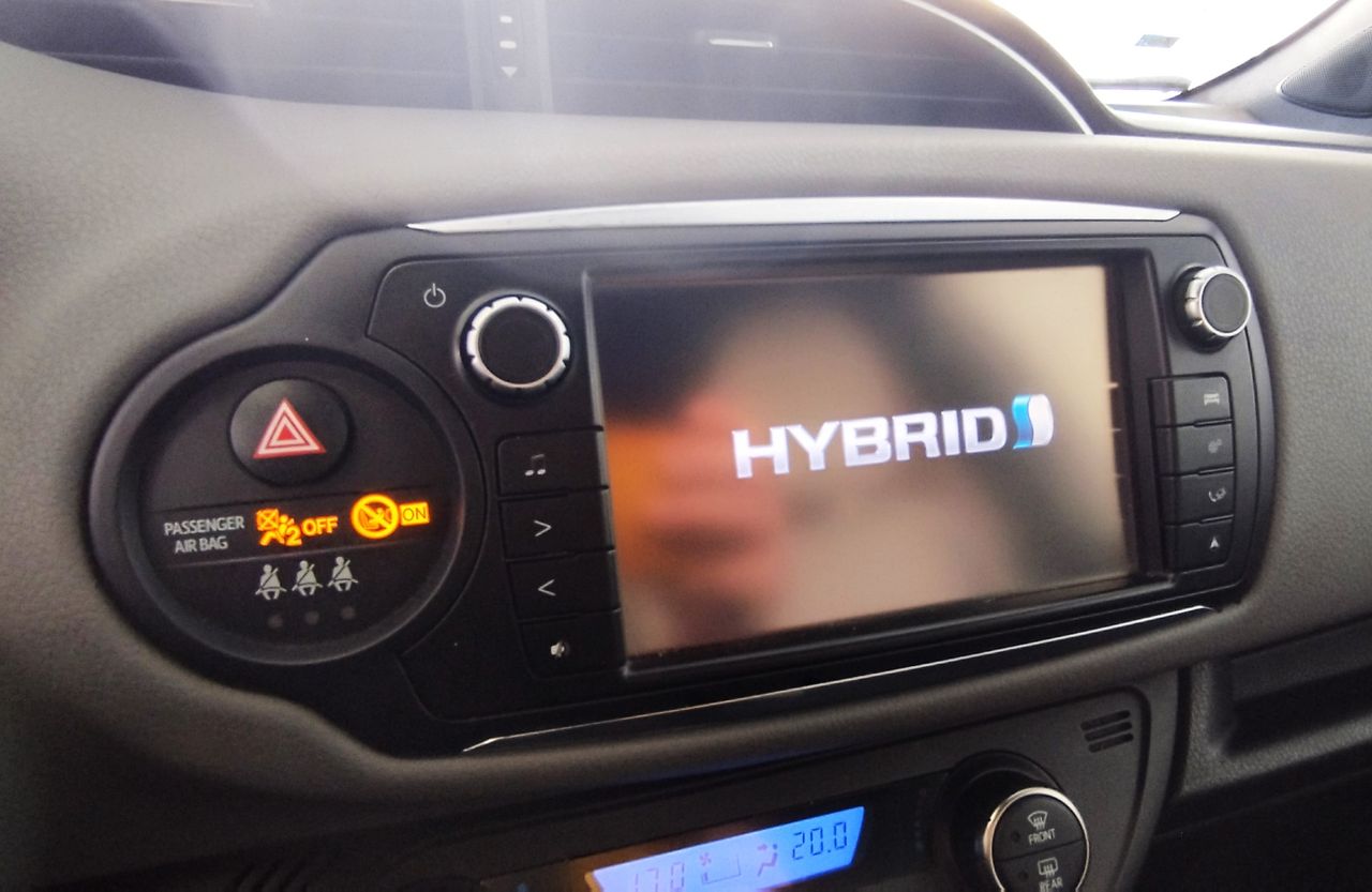 Toyota Yaris ADVANCE - Foto 19