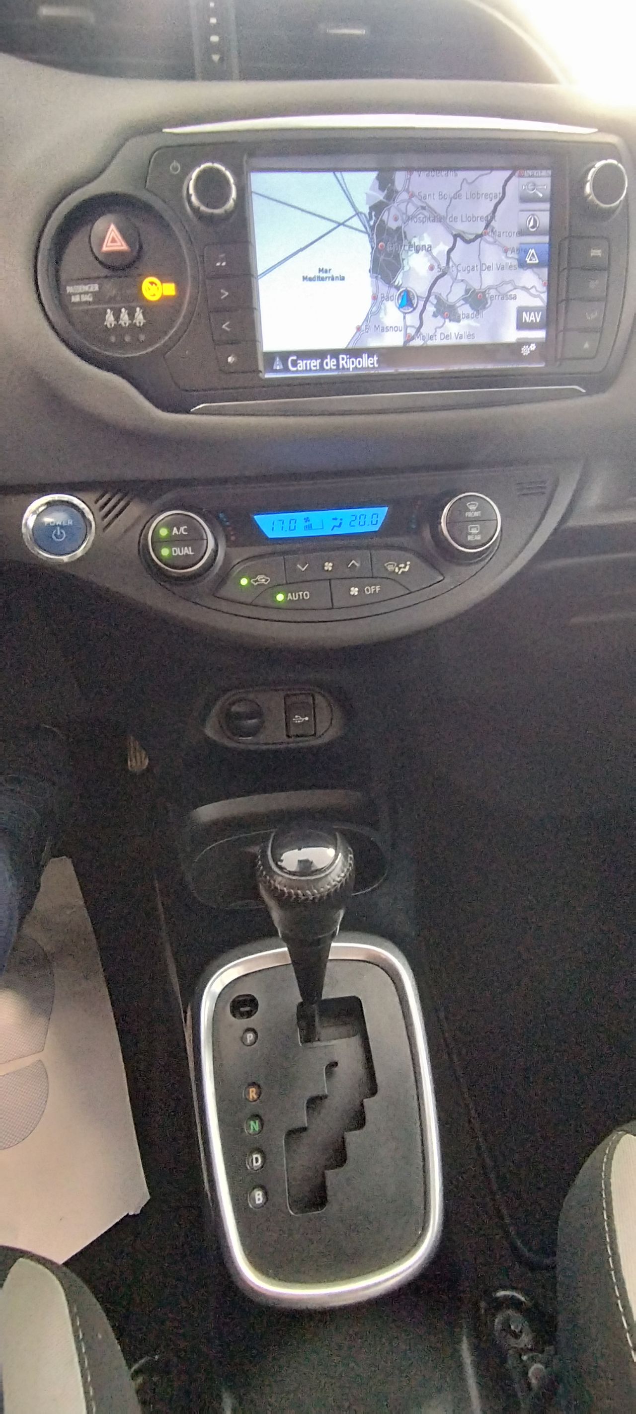 Toyota Yaris ADVANCE - Foto 24