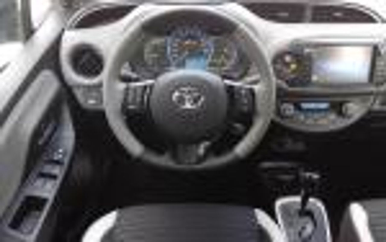 Toyota Yaris ADVANCE - Foto 7