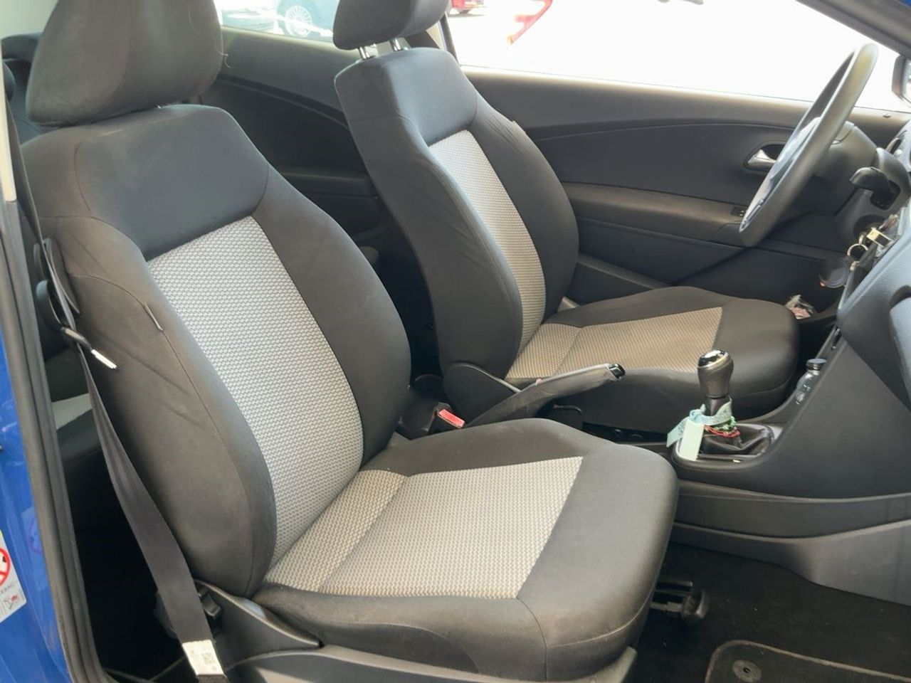 Volkswagen Polo 1.2 ADVANCE - Foto 10
