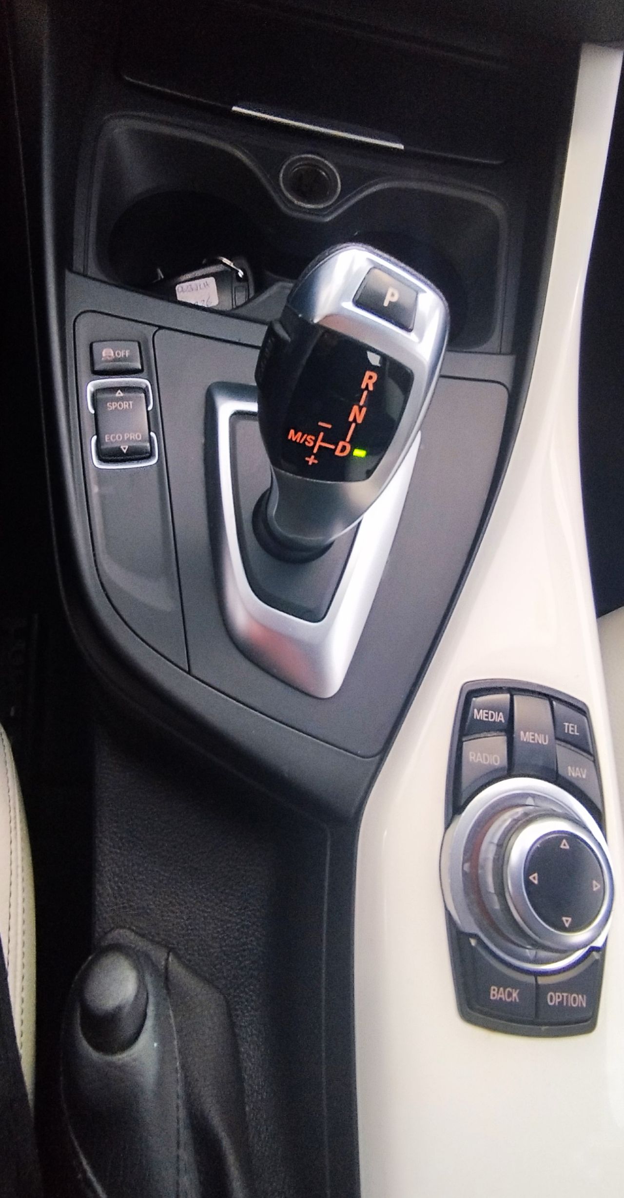 BMW Serie 1 116D URBAN LINE - Foto 20