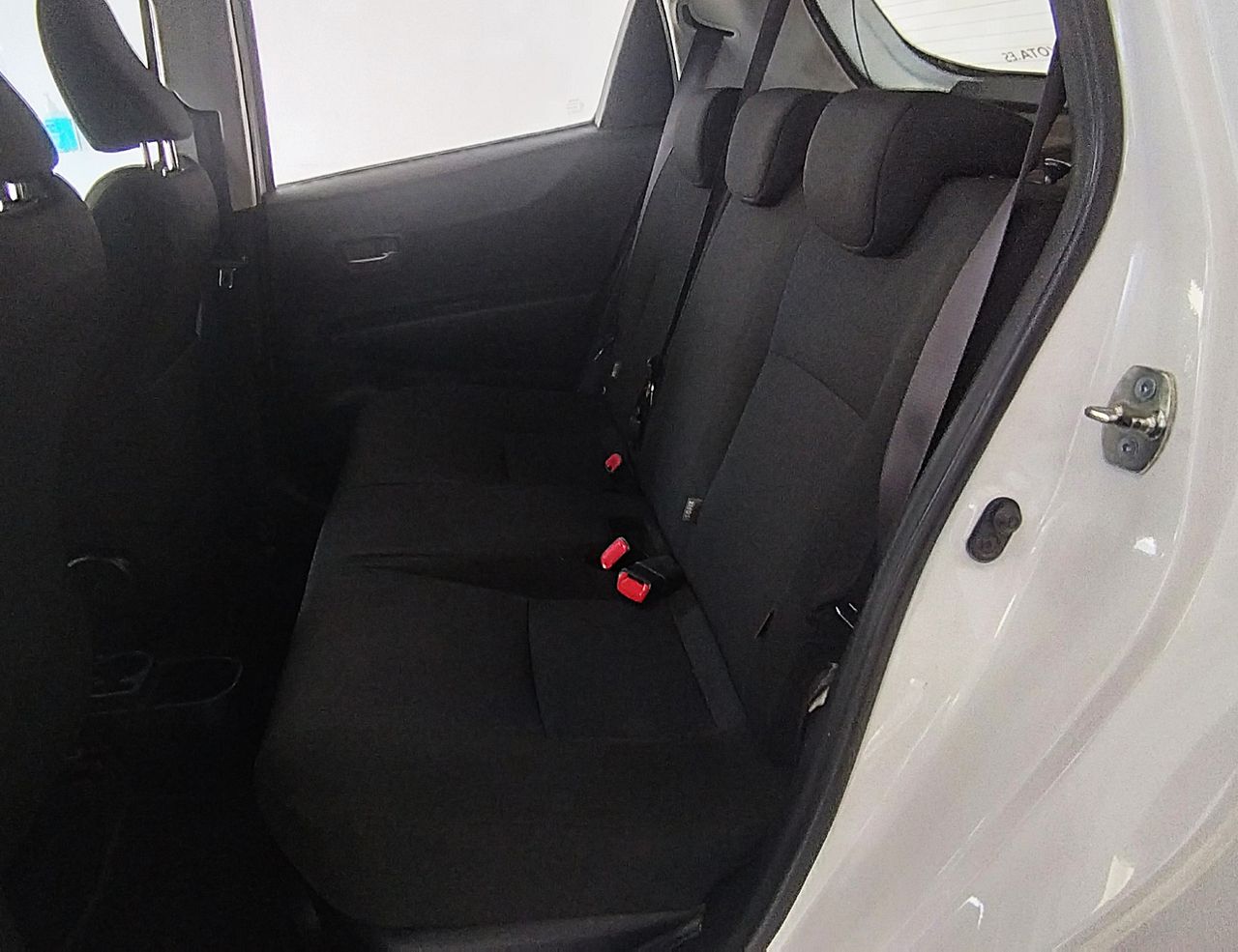 Toyota Yaris ACTIVE+ - Foto 16