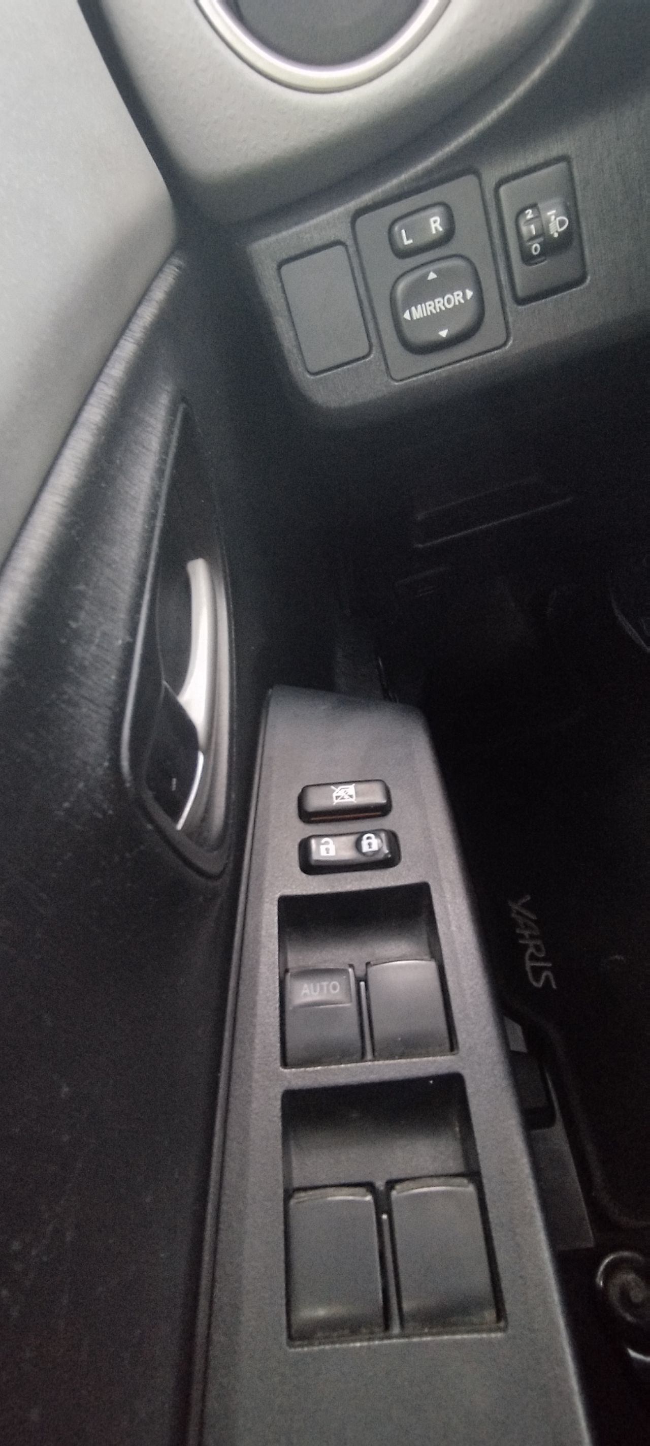 Toyota Yaris ACTIVE+ - Foto 18