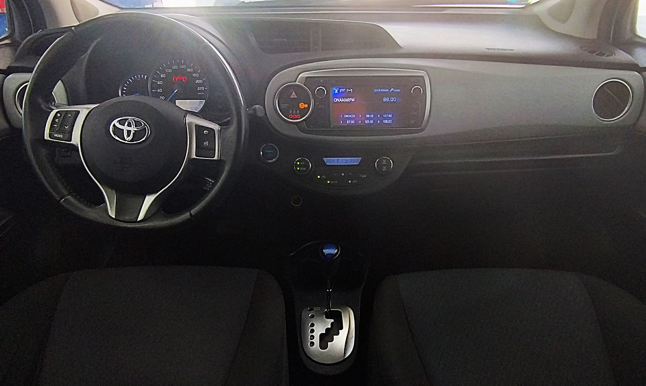 Toyota Yaris ACTIVE+ - Foto 12