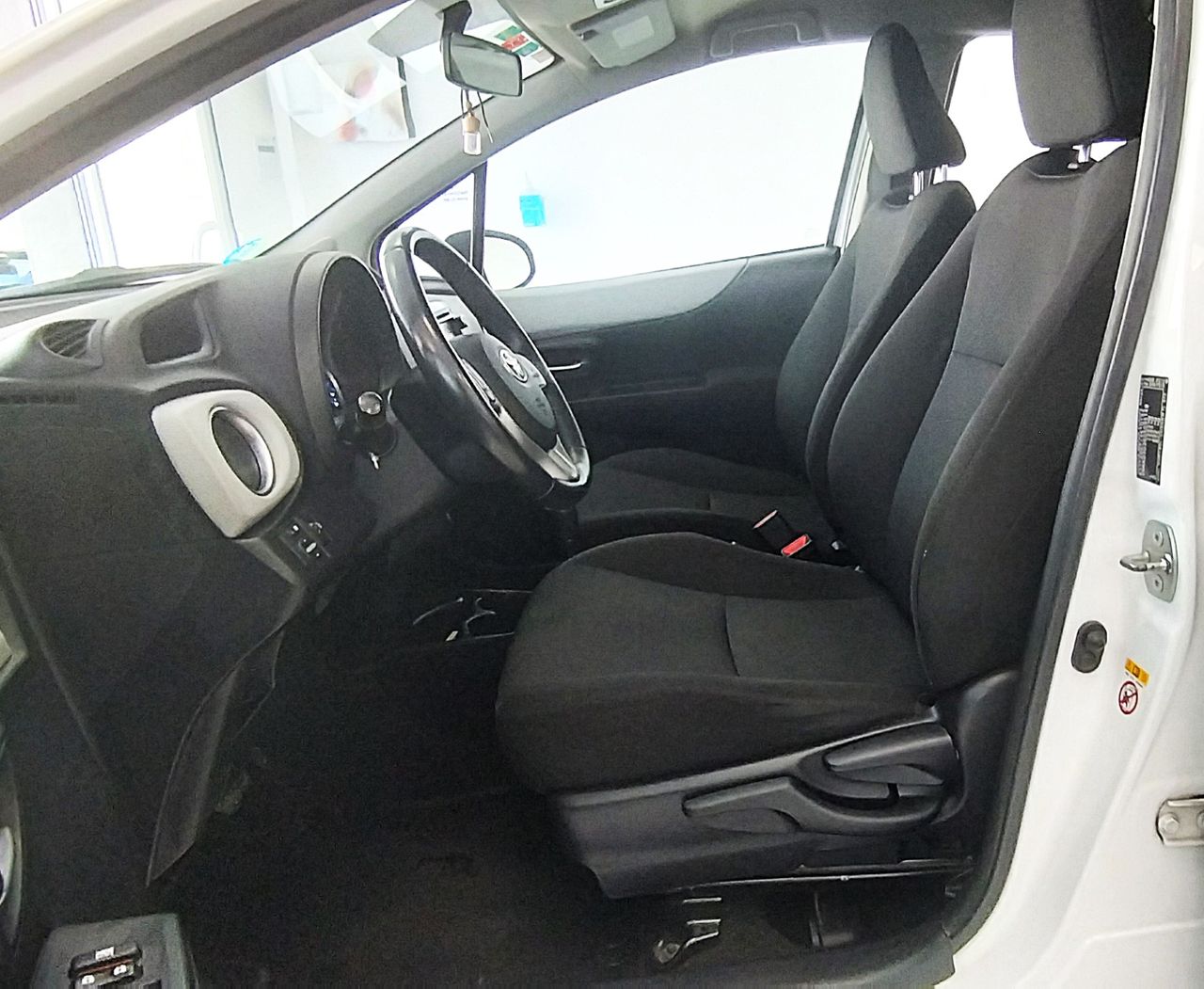 Toyota Yaris ACTIVE+ - Foto 15