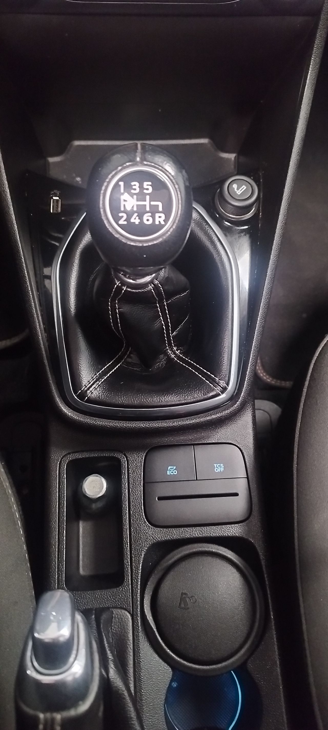 Ford Fiesta 1.5 TDCI vignale - Foto 29