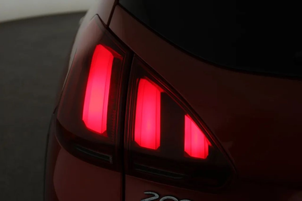 Peugeot 2008 1.6 BLUEHDI ALLURE - Foto 14