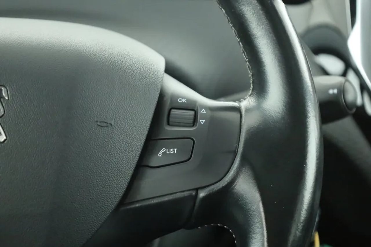 Peugeot 2008 1.6 BLUEHDI ALLURE - Foto 13