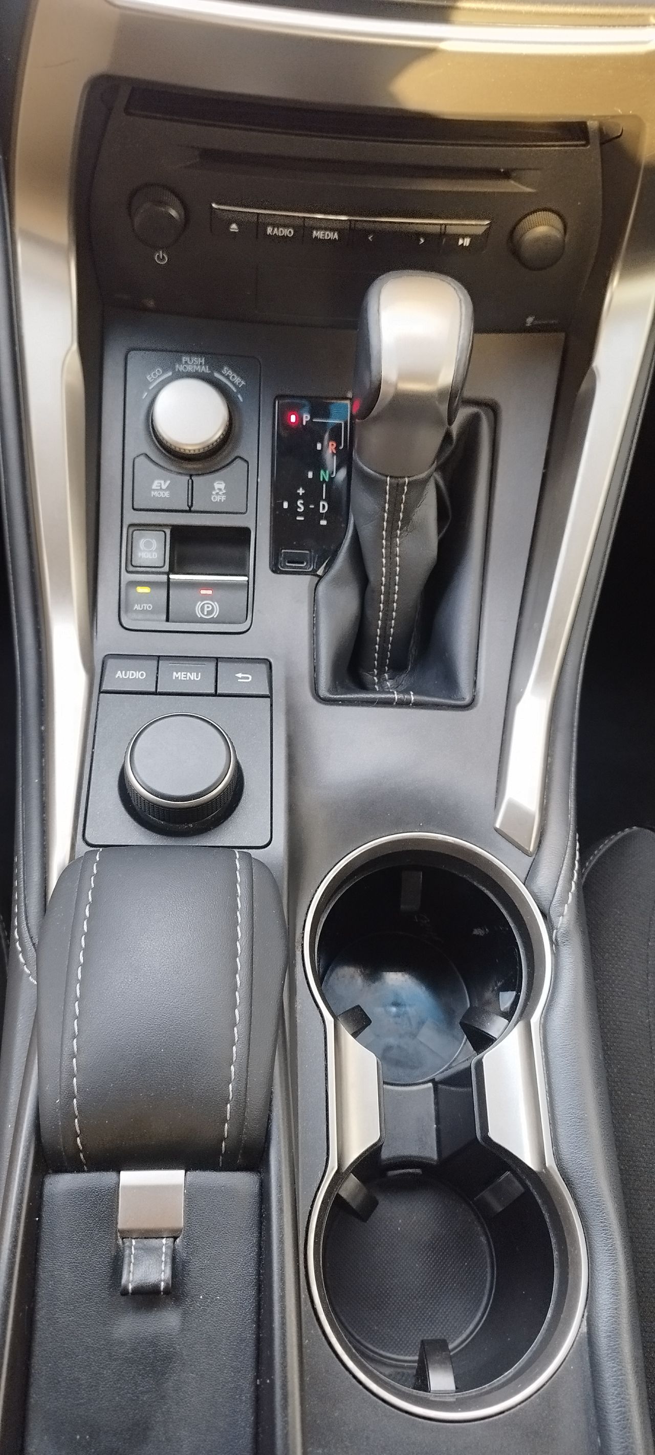 Lexus NX CORPORATE NAVI - Foto 24