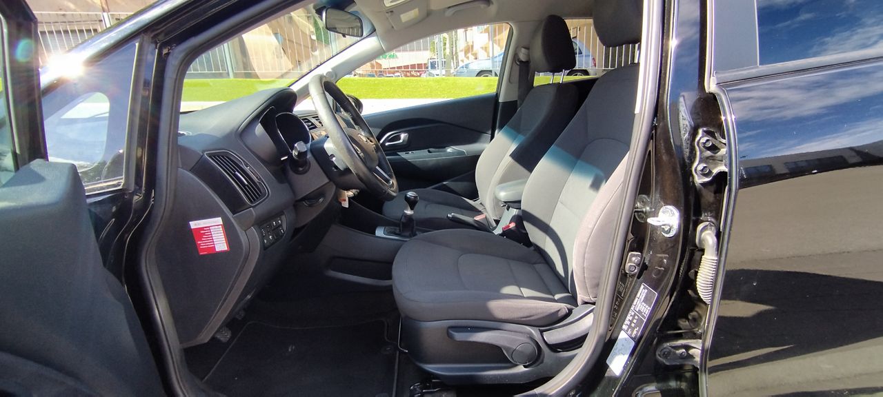 Kia Rio XTECH - Foto 13