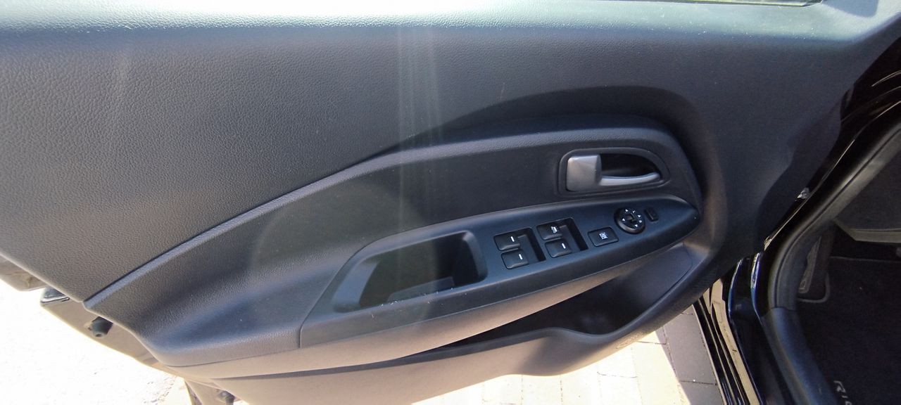 Kia Rio XTECH - Foto 25