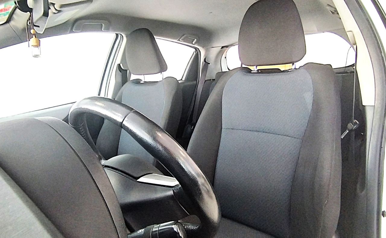 Toyota Yaris 5p Híbrido Active - Foto 13
