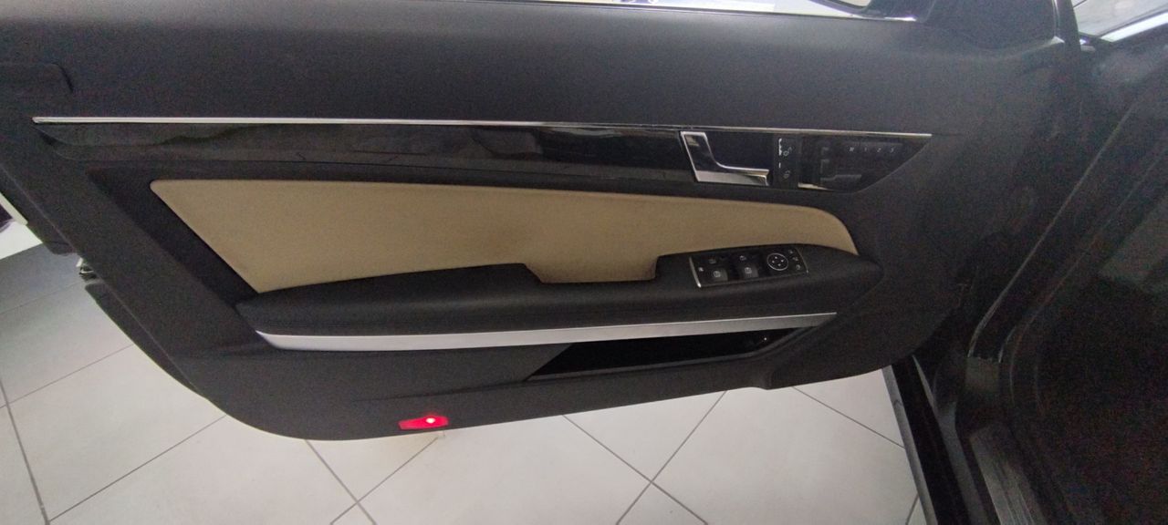 Mercedes Clase E E 200 BlueEFFICIENCY Cabrio Aut. - Foto 29