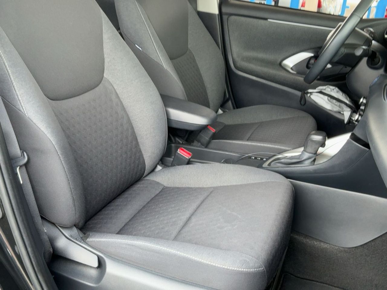Toyota Yaris 5p 120H Active Tech - Foto 8