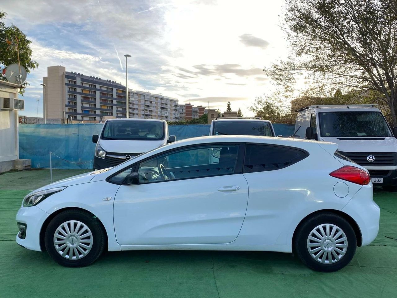 Kia Ceed 1.4 100CV - Foto 23