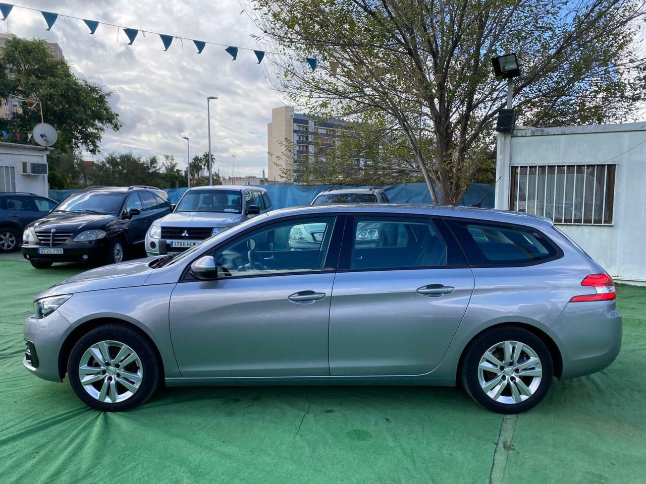 Peugeot 308 SW 1.5 130CV - Foto 6