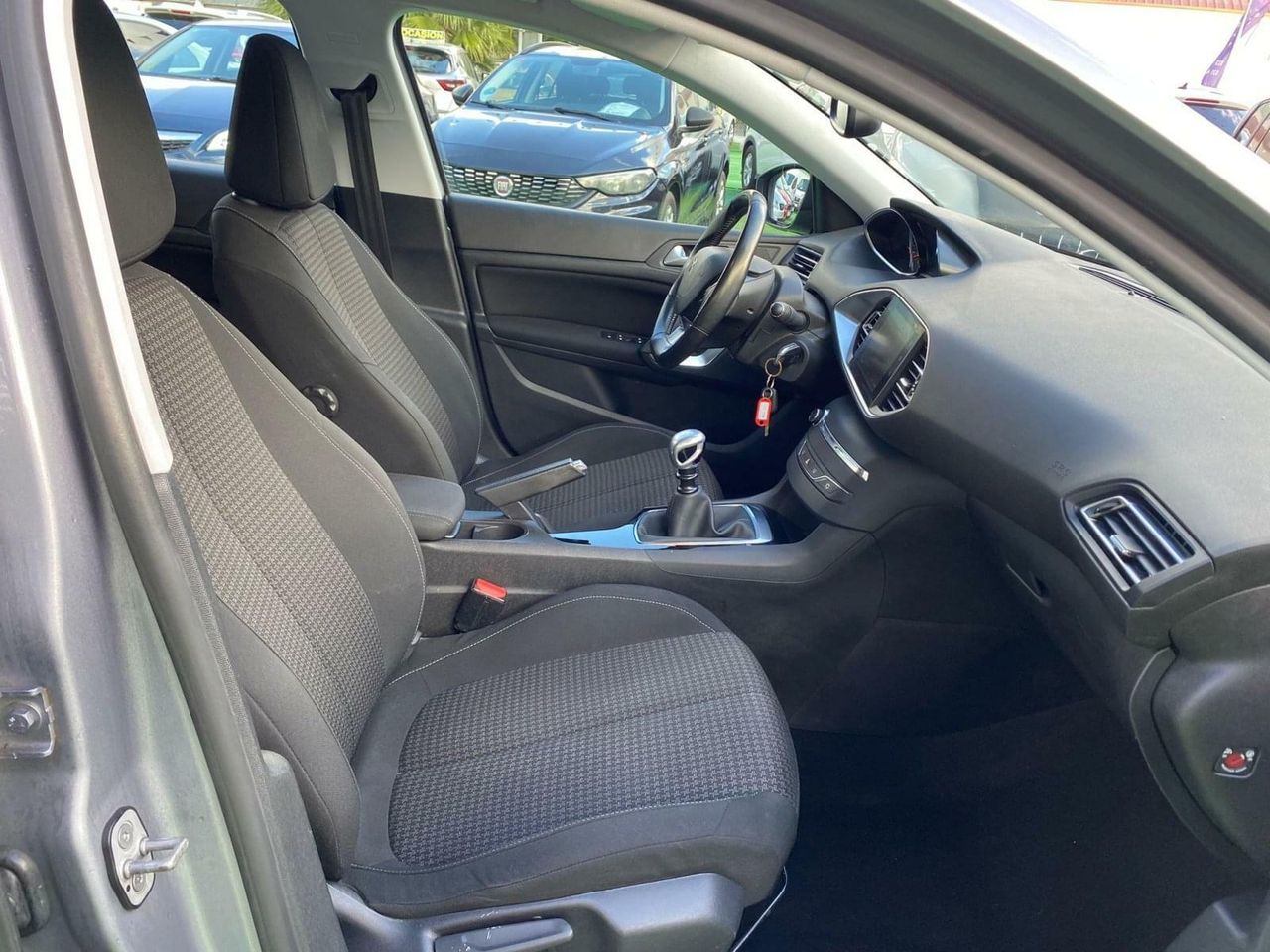 Peugeot 308 SW 1.5 130CV - Foto 17