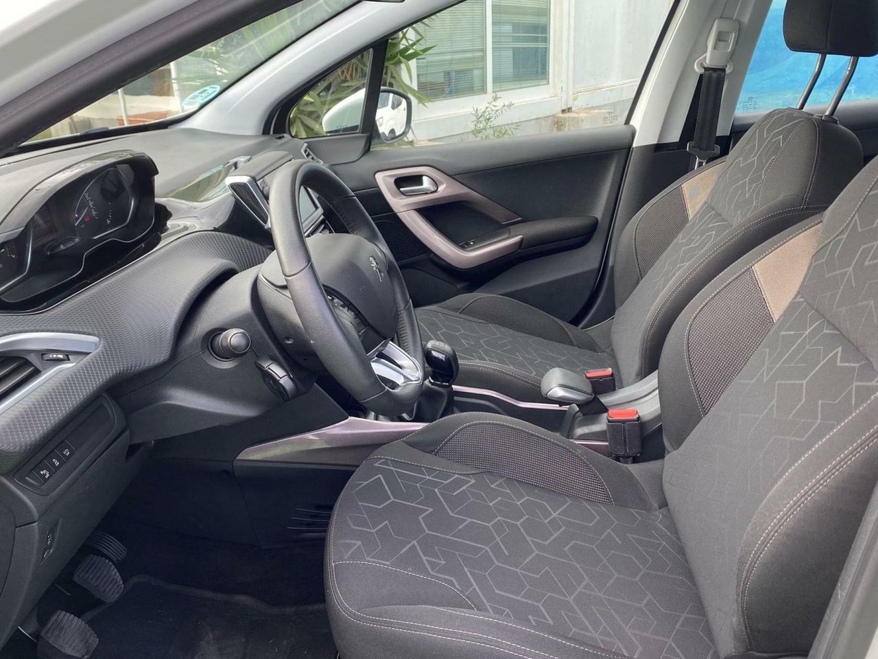 Peugeot 2008 Active 1.2 PureTech 110 SS - Foto 7
