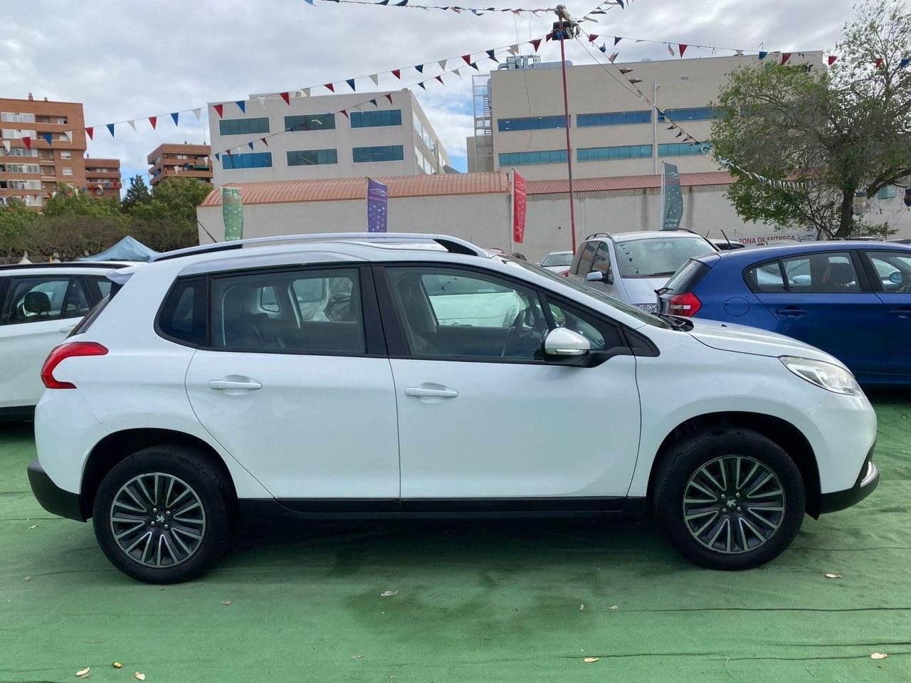 Peugeot 2008 Active 1.2 PureTech 110 SS - Foto 5