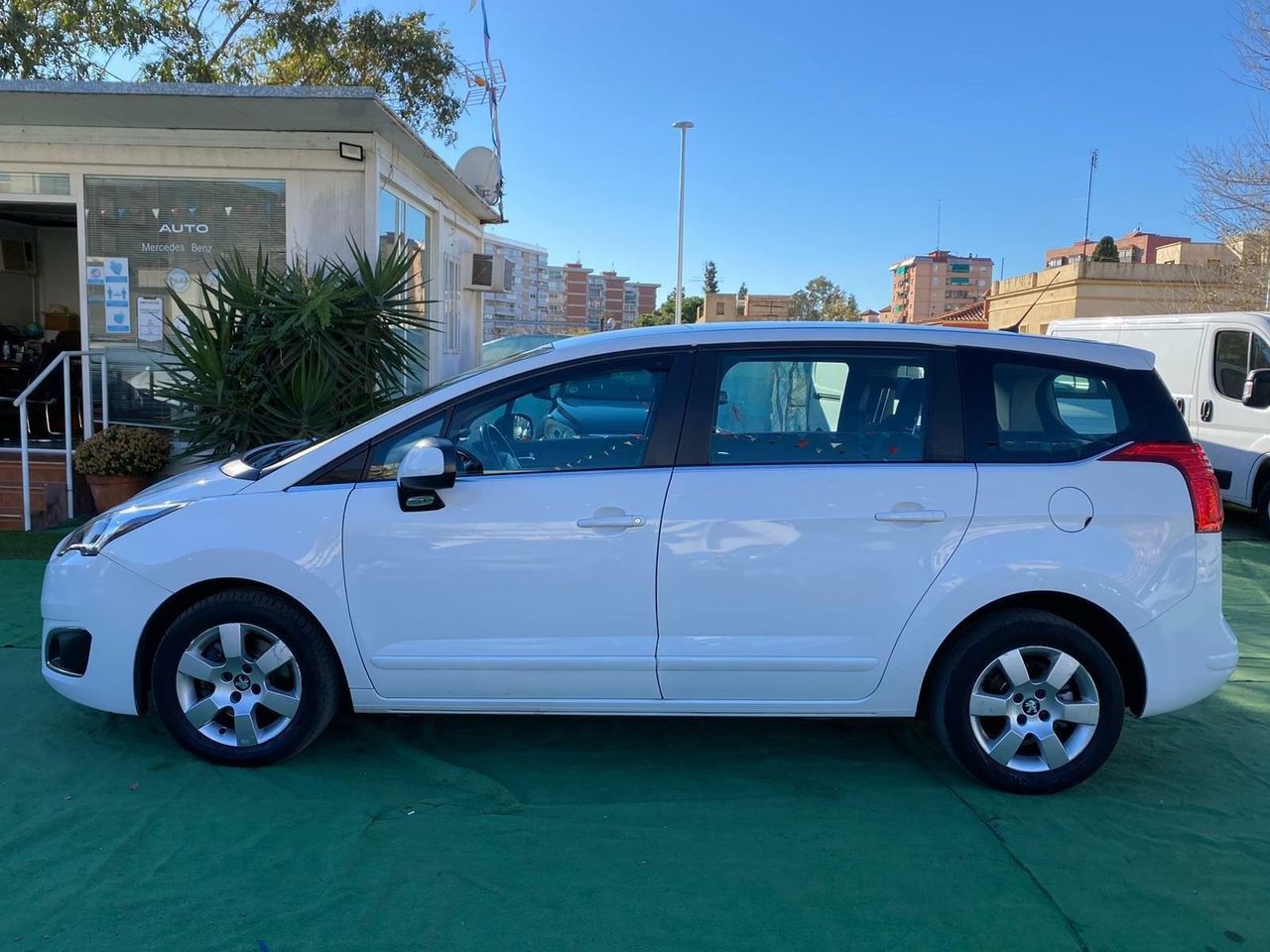 Peugeot 5008 2.0 150CV EX SERVICIO PUBLICO - Foto 6