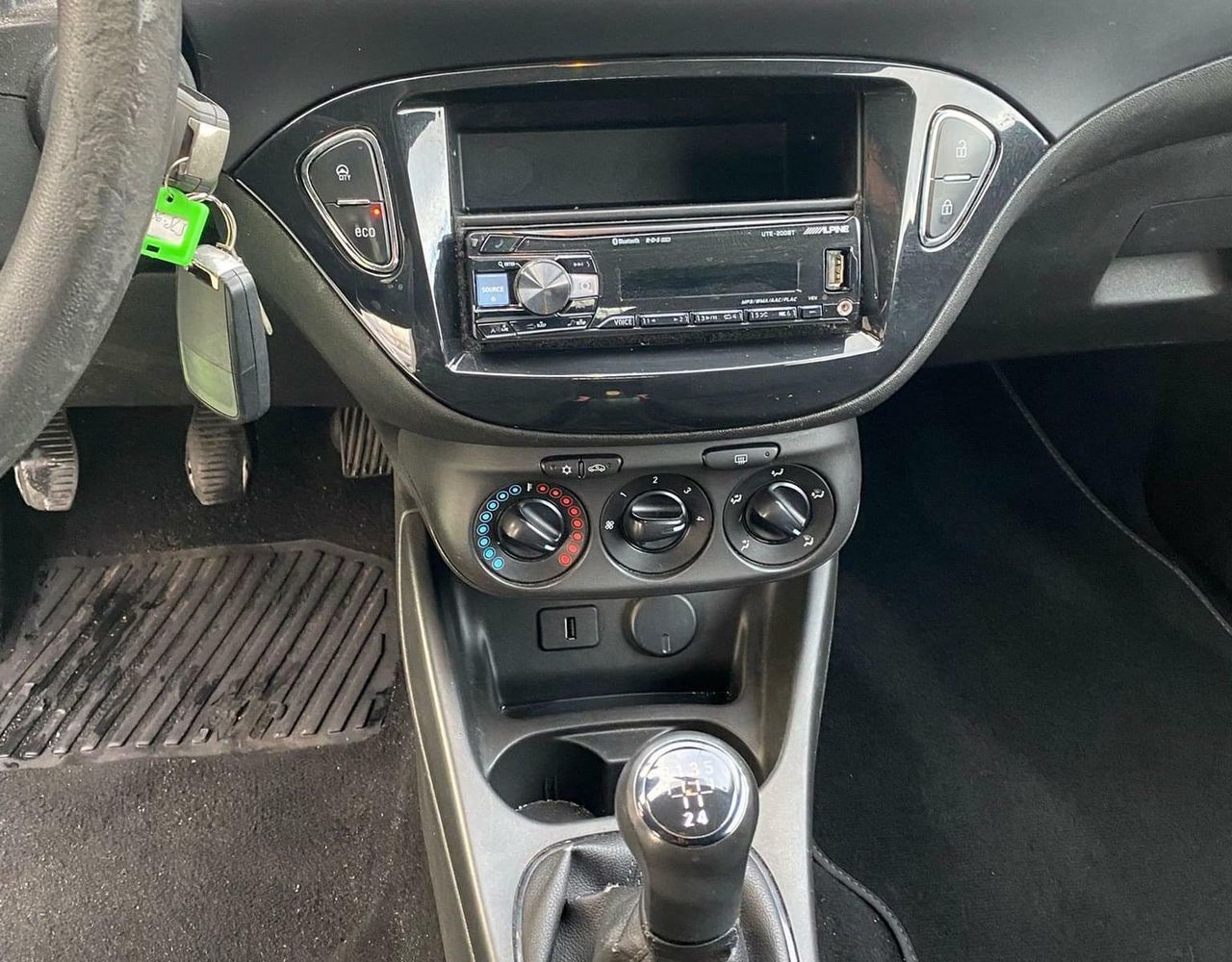 Opel Corsa 1.3 75CV - Foto 9