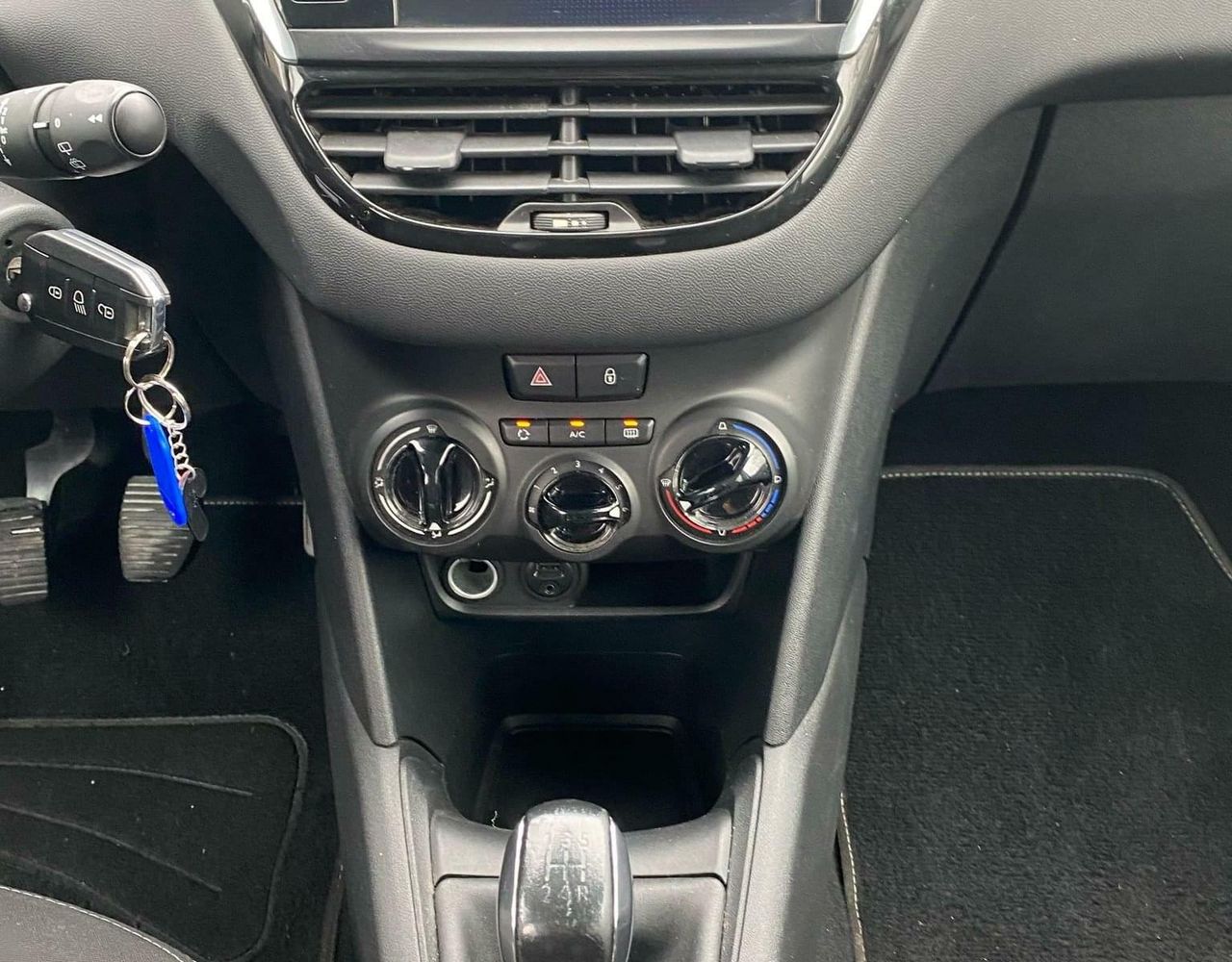 Peugeot 208 1.2 82CV - Foto 11