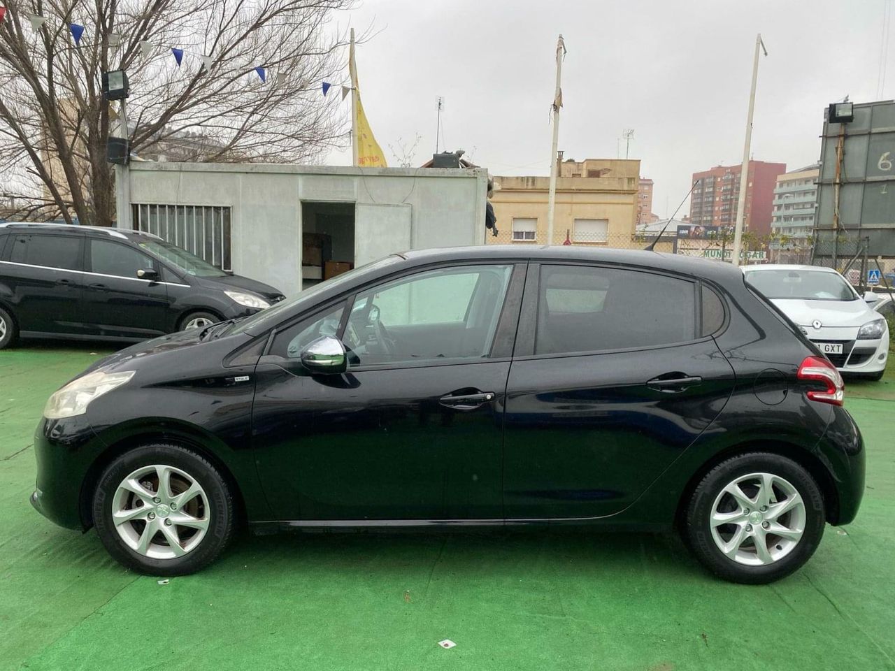 Peugeot 208 1.2 82CV - Foto 6